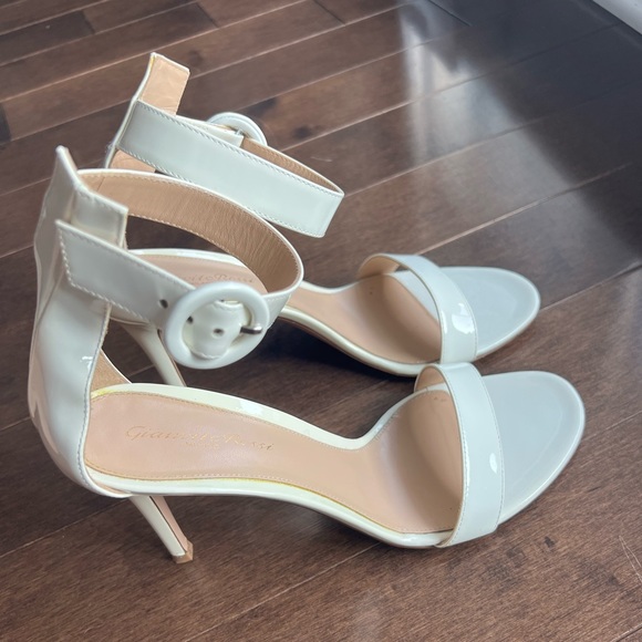 Gianvito Rossi 85mm strap sandals in white patent - Picture 3 of 7